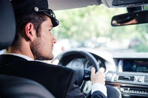 How to apply to drive a taxi or limousine .
